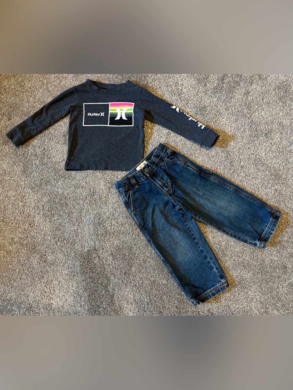 Hurley logo long sleeve gray t shirt & Old Navy cargo blue jeans 2T Toddler Boys